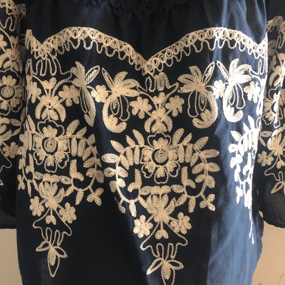 [muse look] White Navy lace Off-shoulder Flower Lace Embroidery Boho Top - Picture 3 of 9